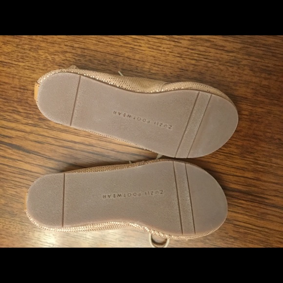10T zuzzi metallic gold suede shoes